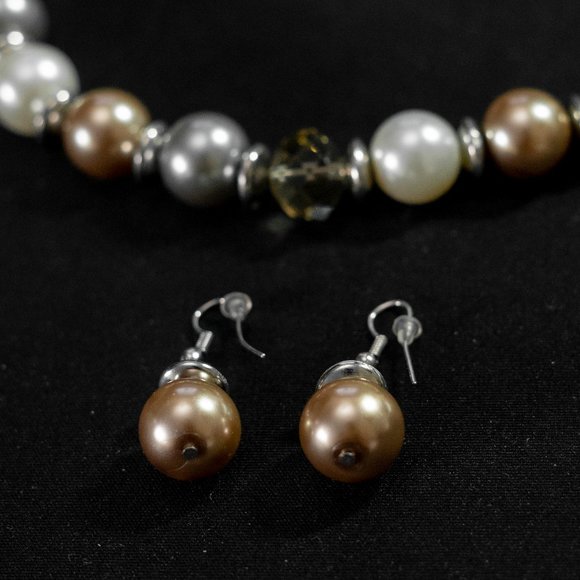 Necklace and Earring Set - Picture 4 of 4